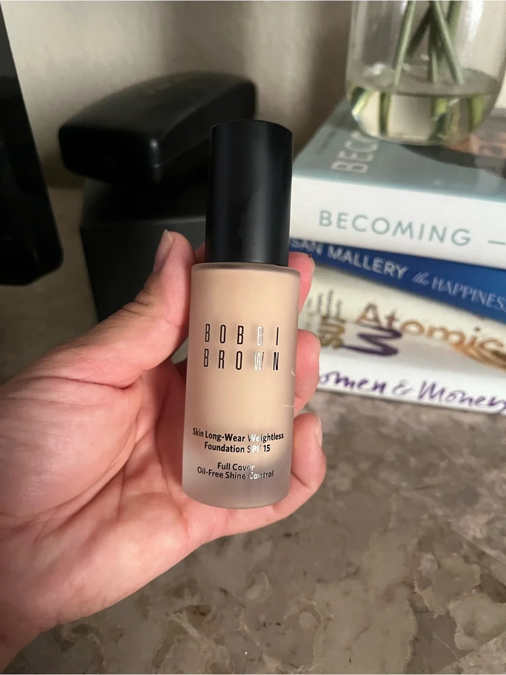 Bobbi Brown Weightless Skin Foundation SPF 15 - Neutral Sand (N-030)